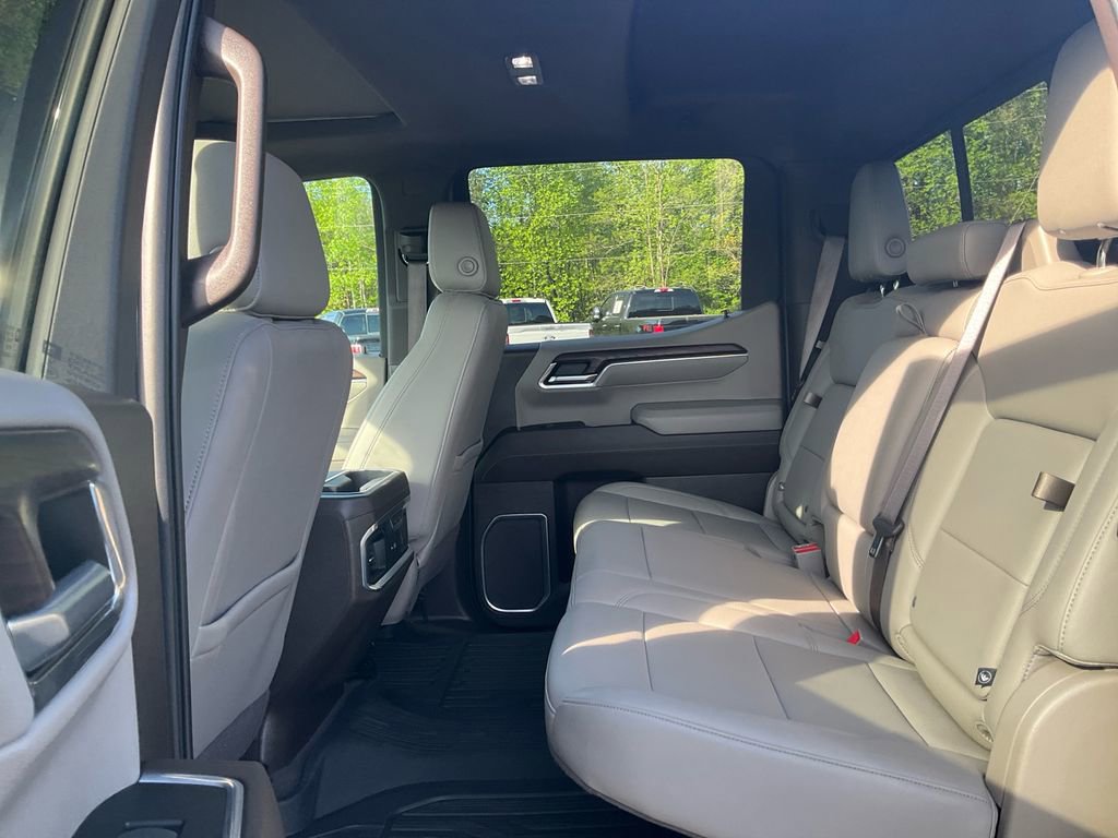 Used 2022 GMC Sierra 1500 SLT w/ SLT Premium Plus Package AWD/4WD image 14