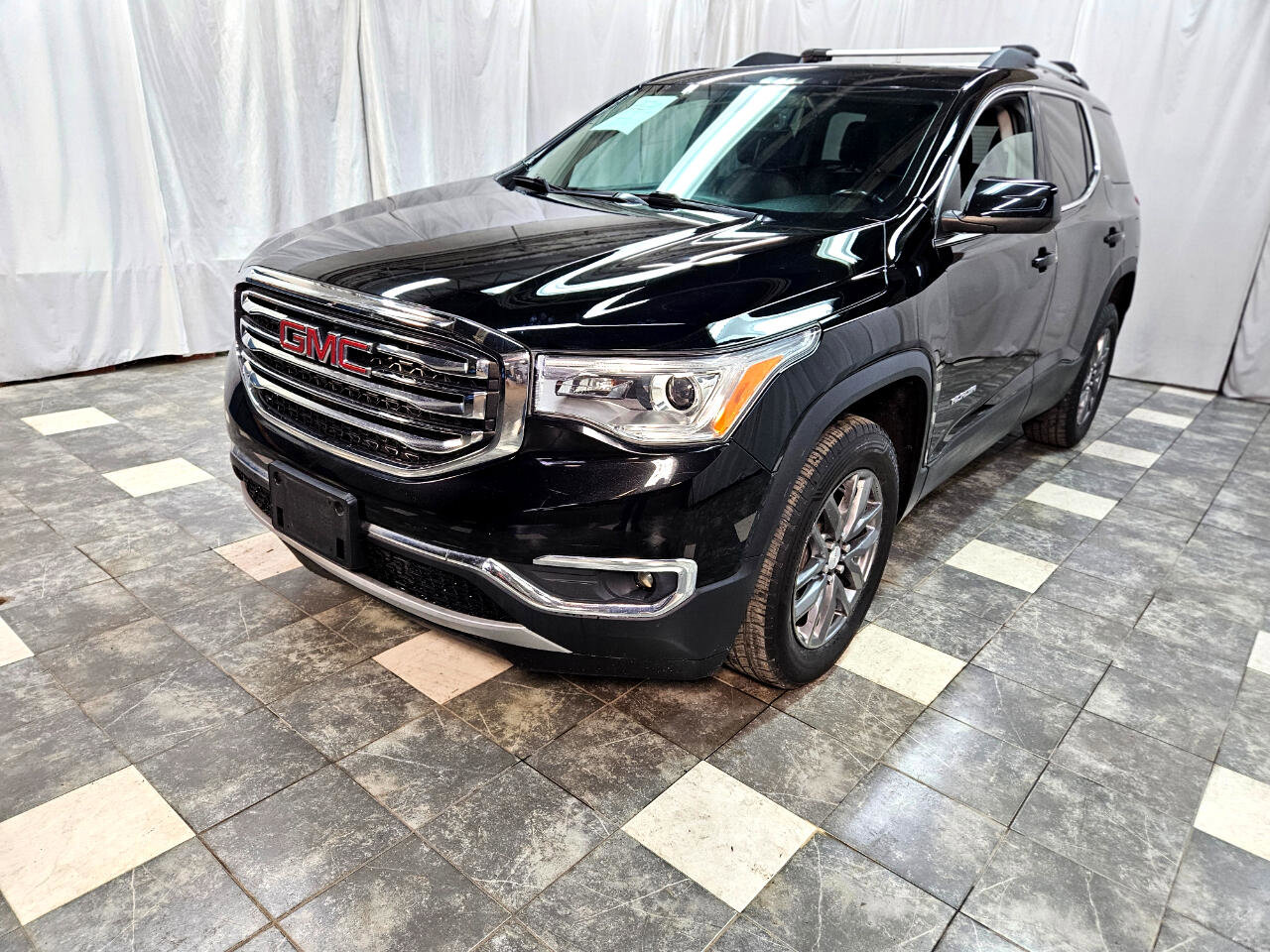 Used 2019 GMC Acadia SLT image 2