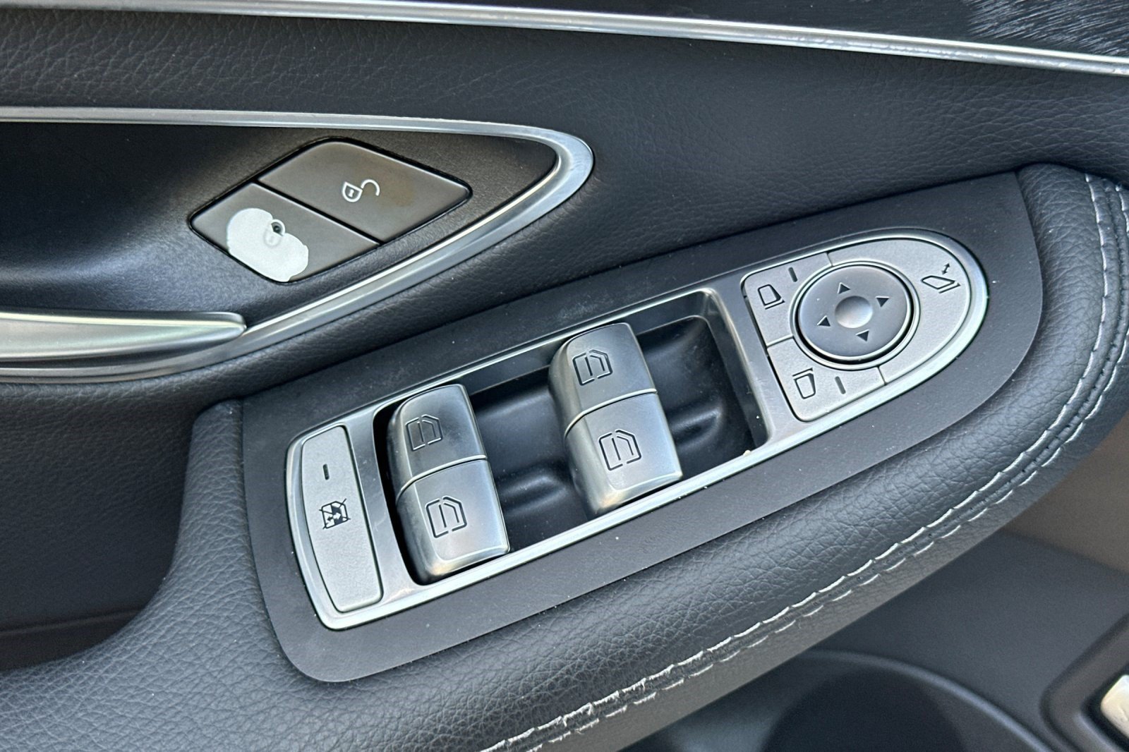 Used 2017 Mercedes-Benz C 300 Sedan image 14