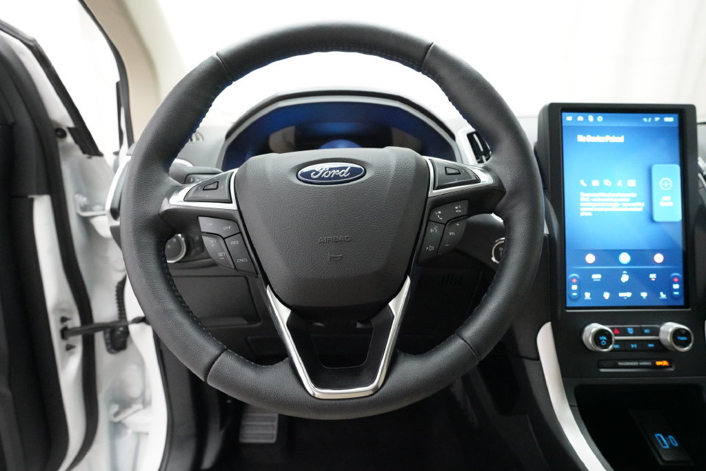 Used 2024 Ford Edge SEL w/ Convenience Package AWD/4WD image 4