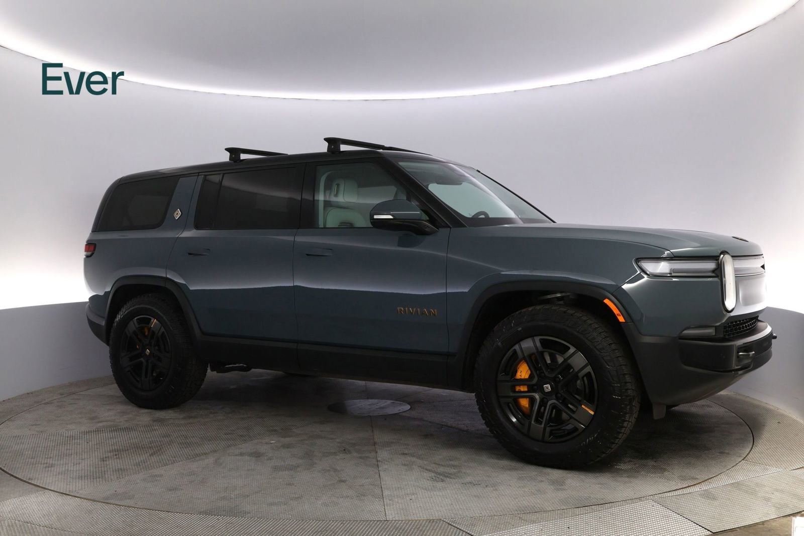 Used 2025 Rivian R1S Premium image 14