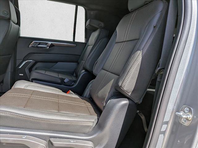 New 2026 Chevrolet Suburban High Country image 14