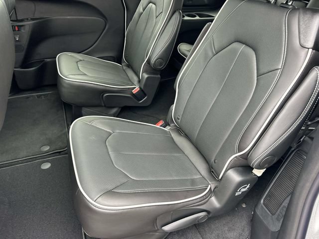 New 2027 Chrysler Pacifica Limited FWD image 18