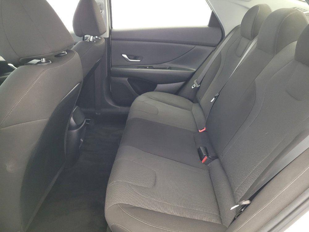 Used 2024 Hyundai Elantra SE image 18