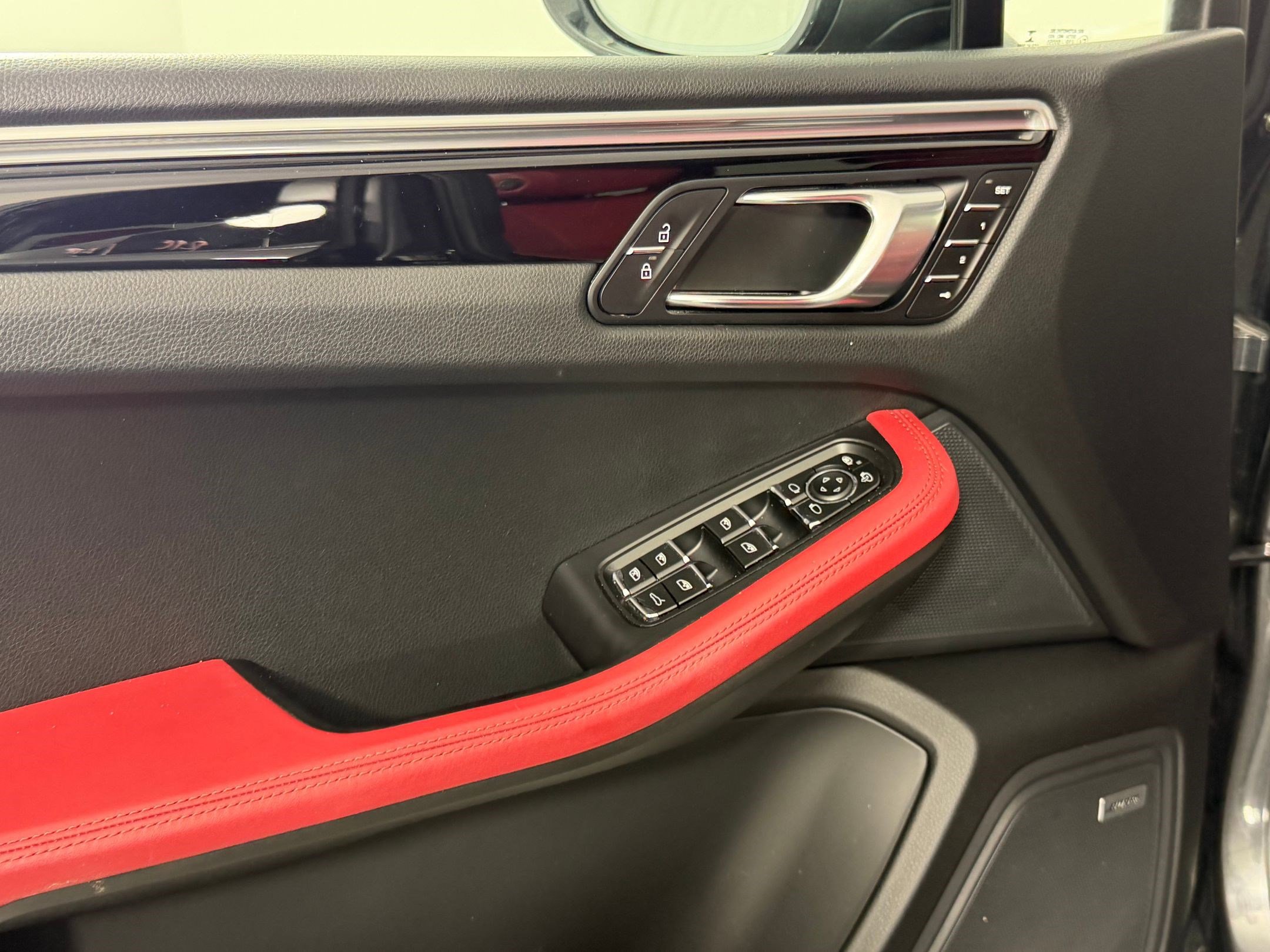 Certified 2021 Porsche Macan S image 15