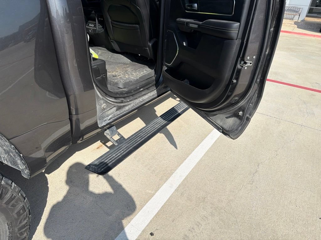 Used 2024 RAM 1500 Laramie AWD/4WD image 21