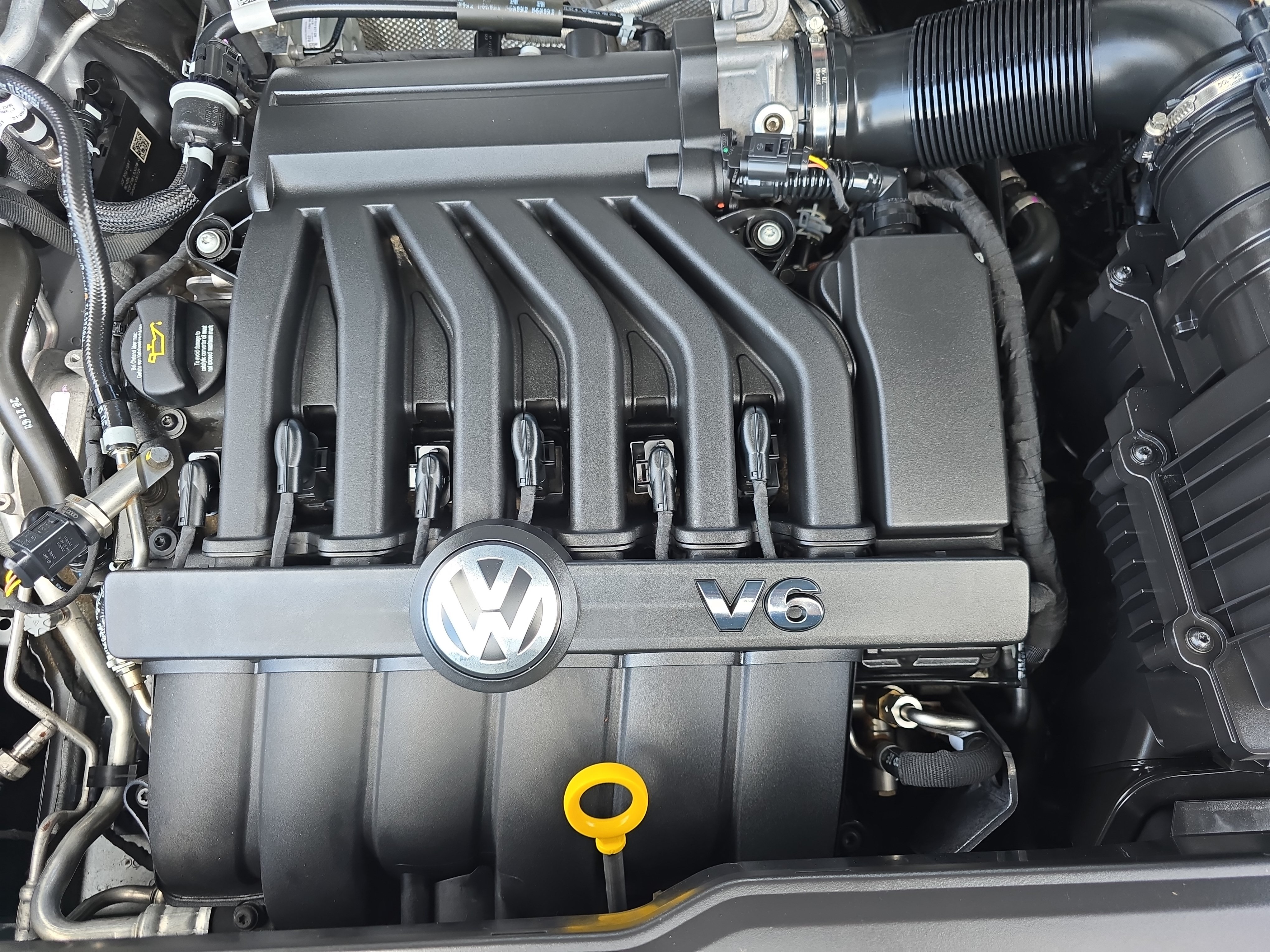 Used 2021 Volkswagen Atlas Cross Sport SEL Premium R-Line AWD/4WD image 31