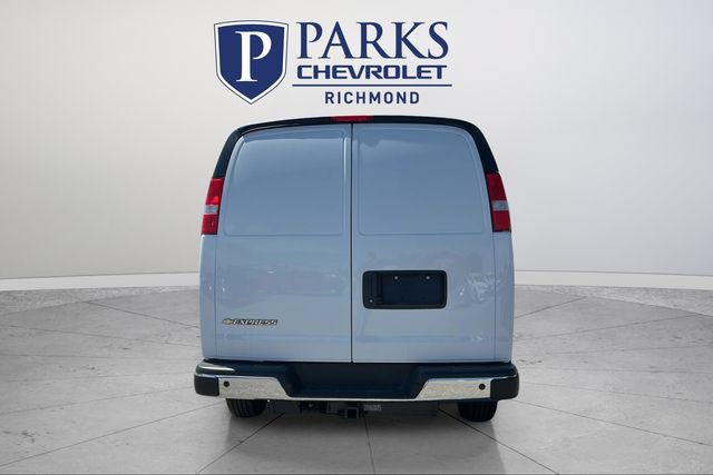 New 2025 Chevrolet Express 2500 RWD image 6