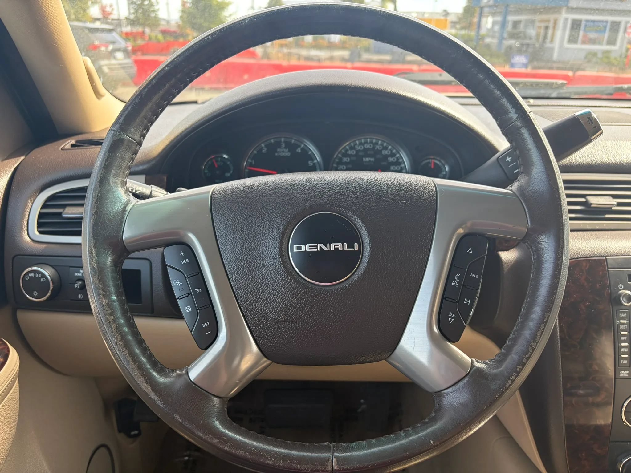 Used 2012 GMC Yukon XL Denali AWD/4WD image 21