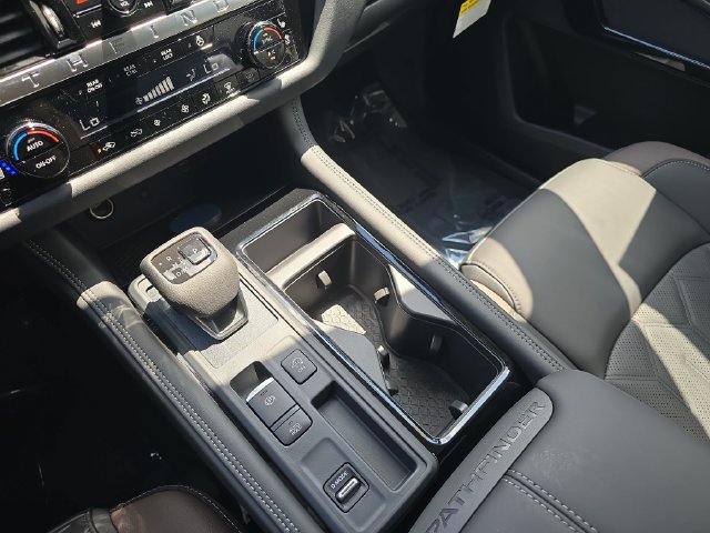 New 2026 Nissan Pathfinder Platinum FWD image 34