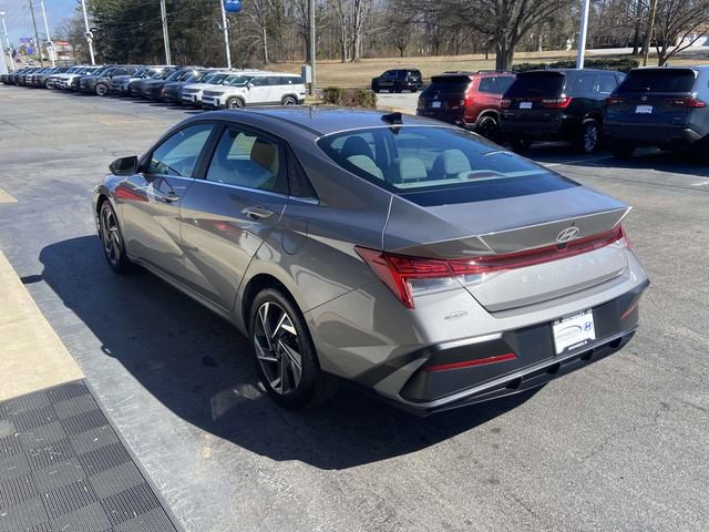 Certified 2024 Hyundai Elantra SEL w/ Convenience Package image 5