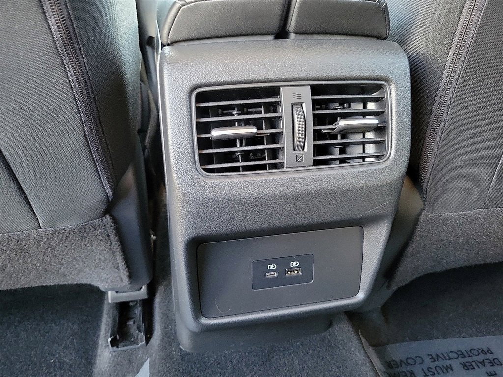 Used 2021 Nissan Rogue SV image 18