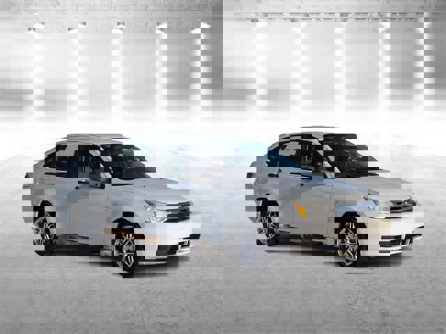 Used 2010 Ford Focus SE image 2