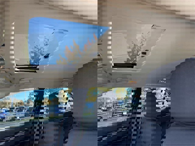 Used 2023 Chrysler 300 Touring w/ Sport Appearance Package image 22