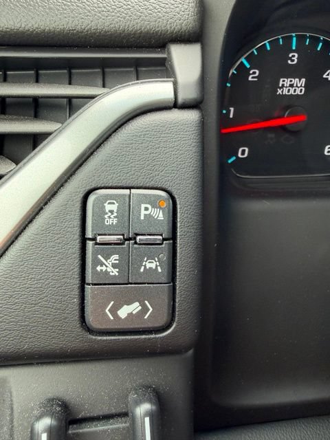 Used 2019 Chevrolet Suburban Premier w/ Premier Plus Edition AWD/4WD image 35