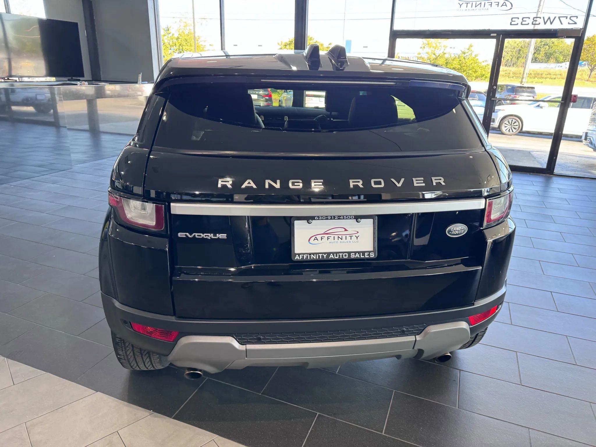 Used 2017 Land Rover Range Rover Evoque HSE image 4