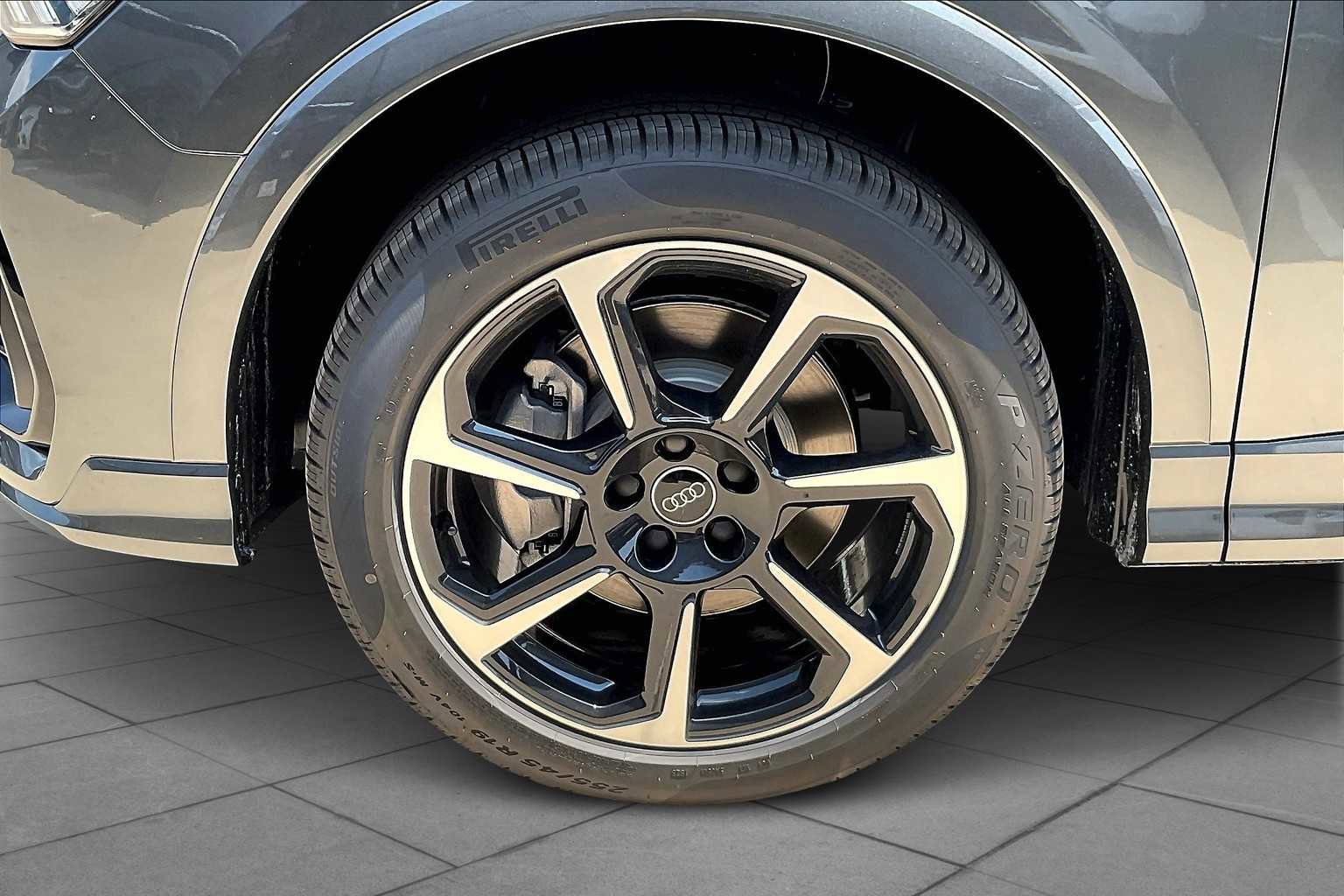 Used 2025 Audi Q3 2.0T Premium Plus w/ Premium Plus Package image 11