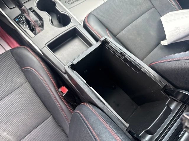 Used 2017 Toyota Camry SE w/ Moonroof Package FWD image 23