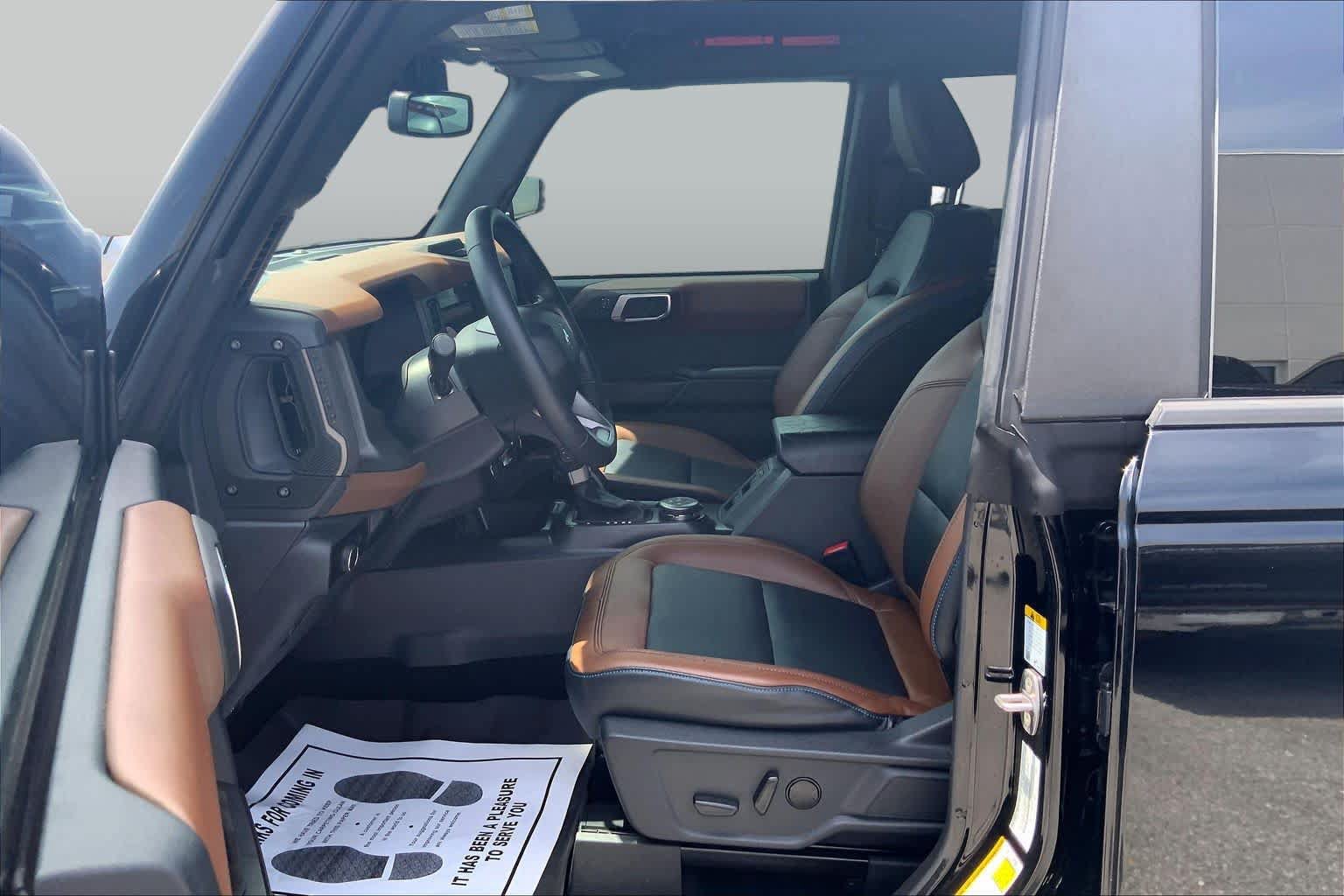 Used 2024 Ford Bronco Outer Banks AWD/4WD image 8