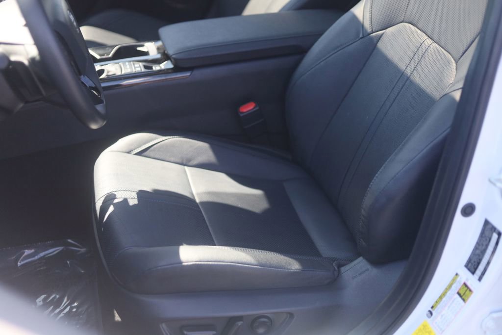 Used 2025 Toyota Camry XSE AWD/4WD image 28