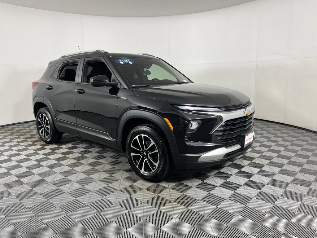 Certified 2024 Chevrolet TrailBlazer LT w/ LT Cold Weather Package AWD/4WD image 15