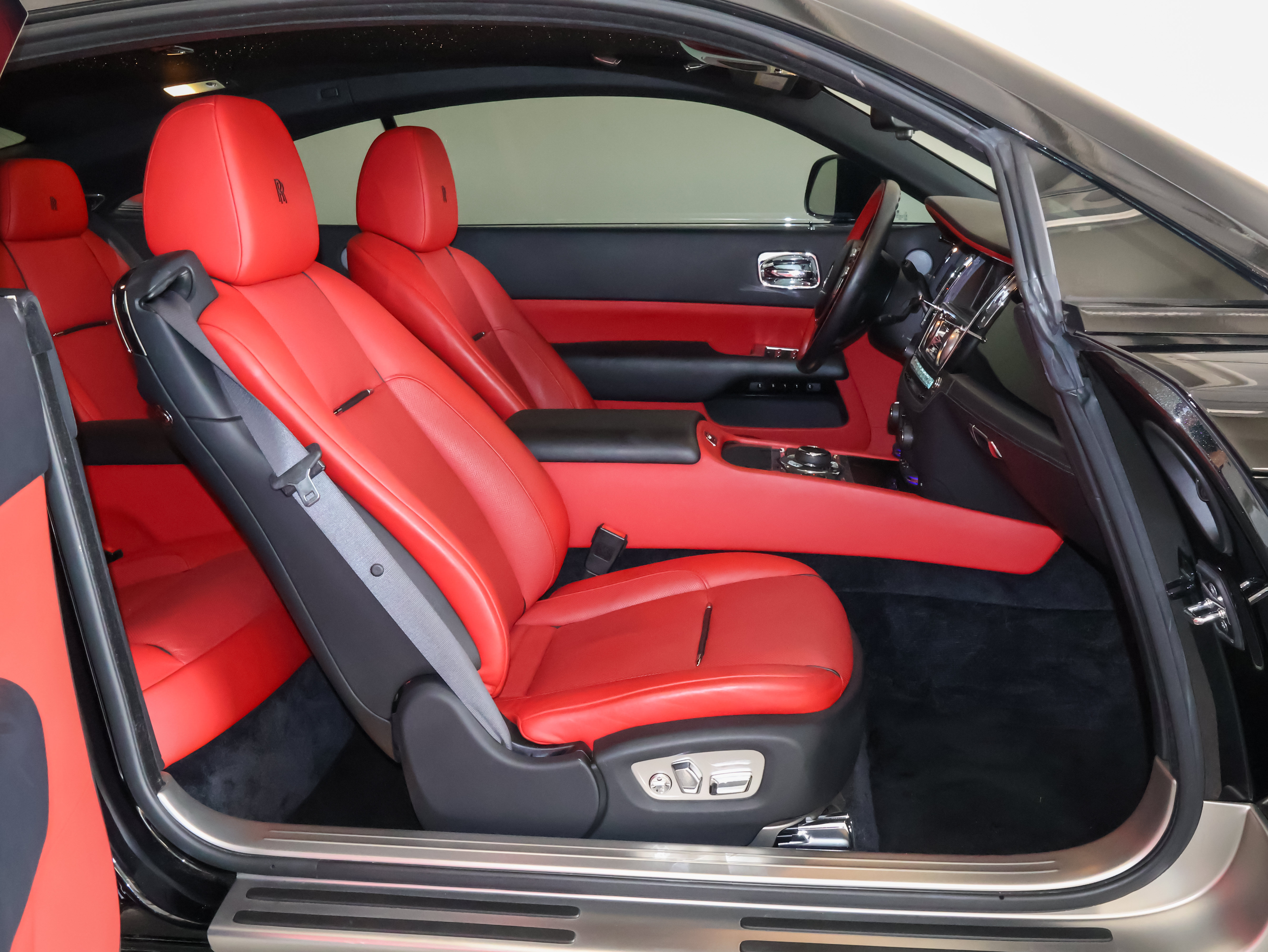Used 2018 Rolls-Royce Wraith RWD image 48