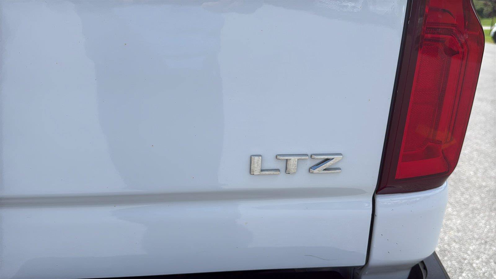Used 2021 Chevrolet Silverado 2500 LTZ w/ Z71 Chrome Sport Edition AWD/4WD image 12