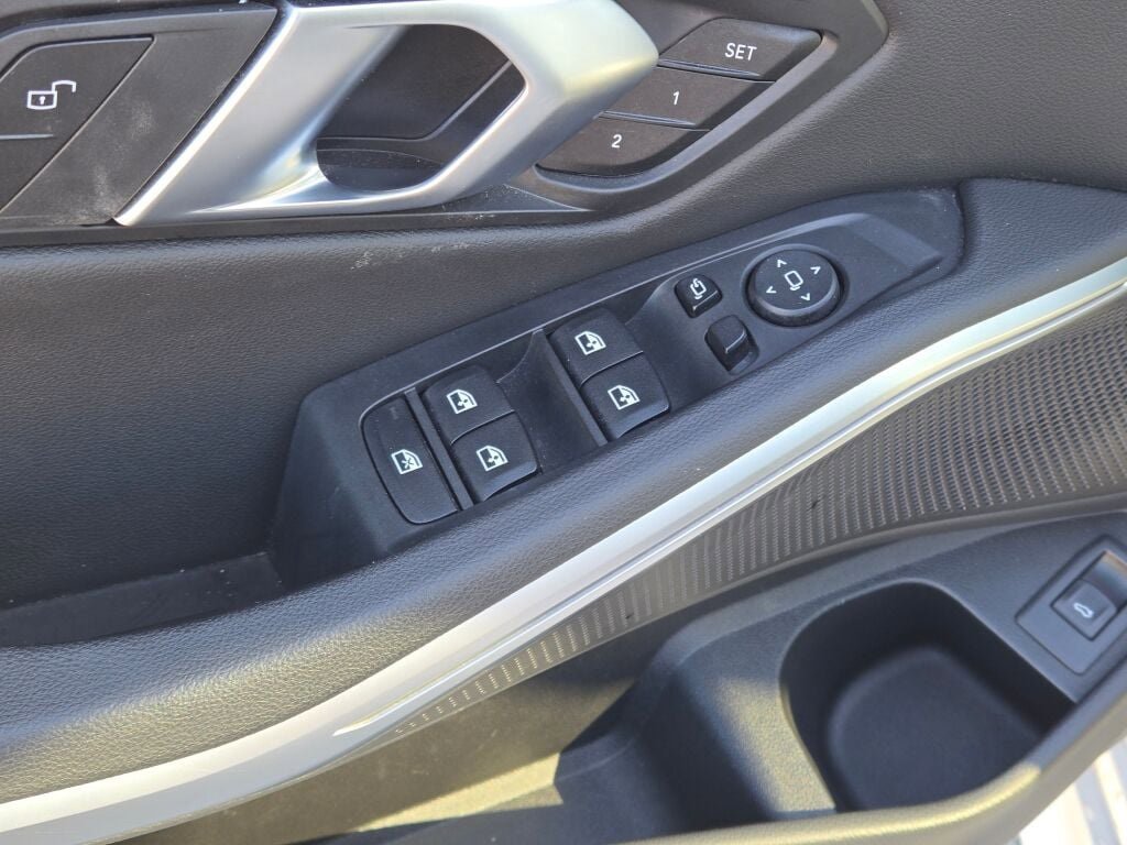 Used 2025 BMW 330i xDrive Sedan image 25