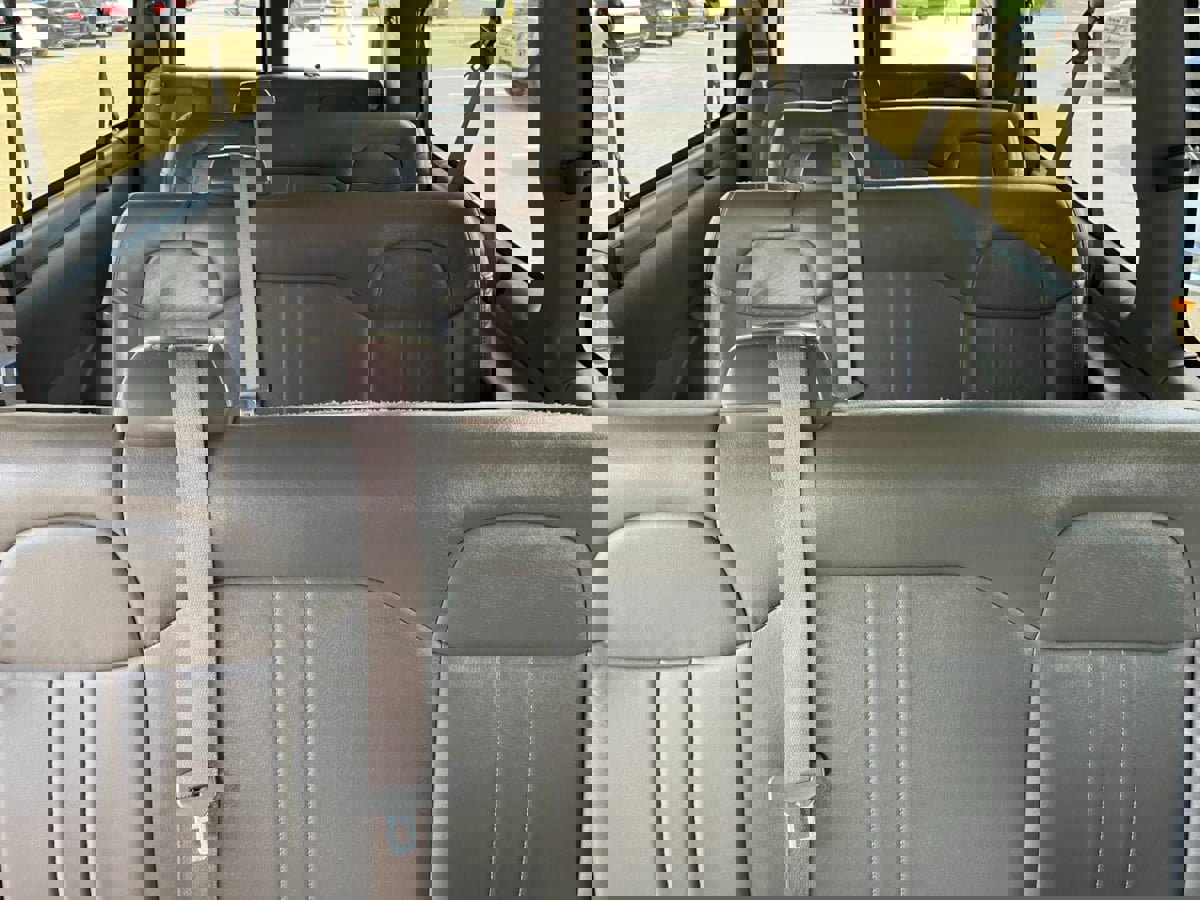 Used 2020 Chevrolet Express 3500 LS image 32