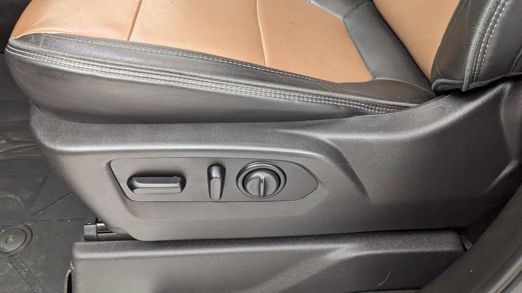 Used 2021 Chevrolet Silverado 3500 High Country image 28