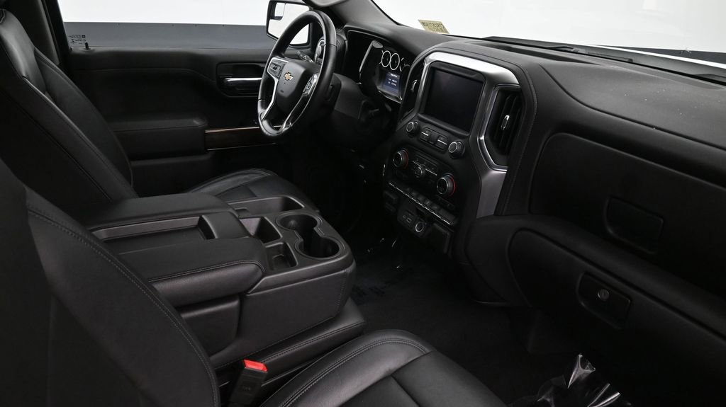 Used 2020 Chevrolet Silverado 1500 LT w/ Convenience Package AWD/4WD image 11