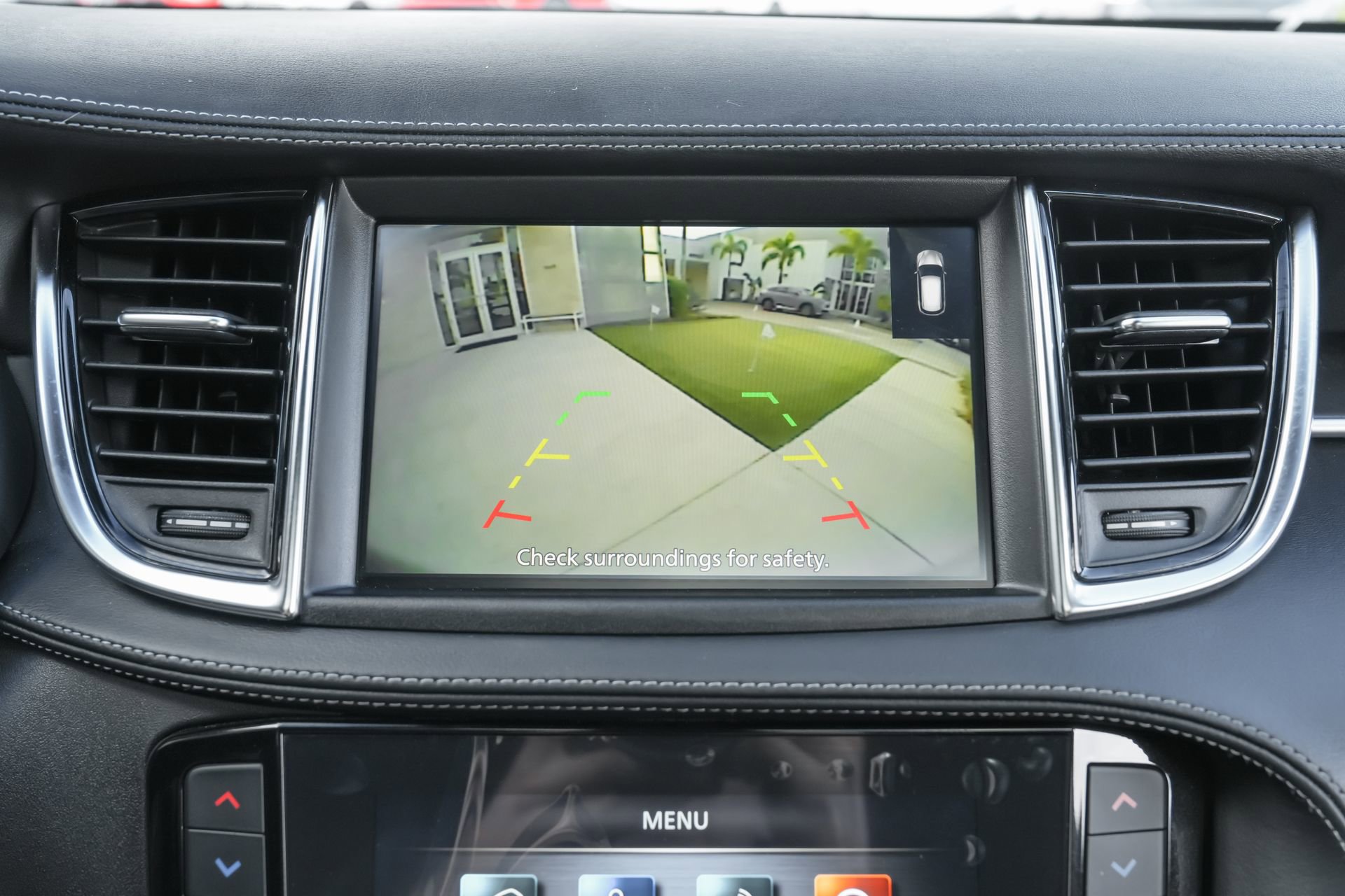 Used 2025 INFINITI QX55 Luxe w/ Accent Package image 10