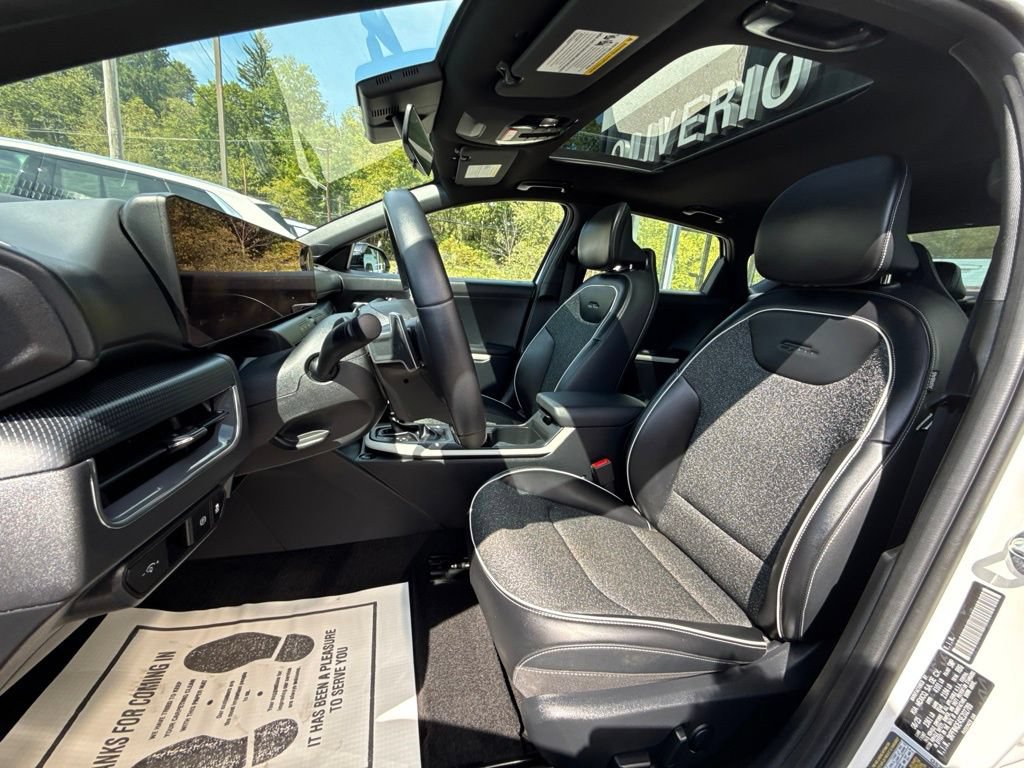 Used 2025 Kia K4 GT-Line w/ GT-Line Sunroof Package FWD image 18