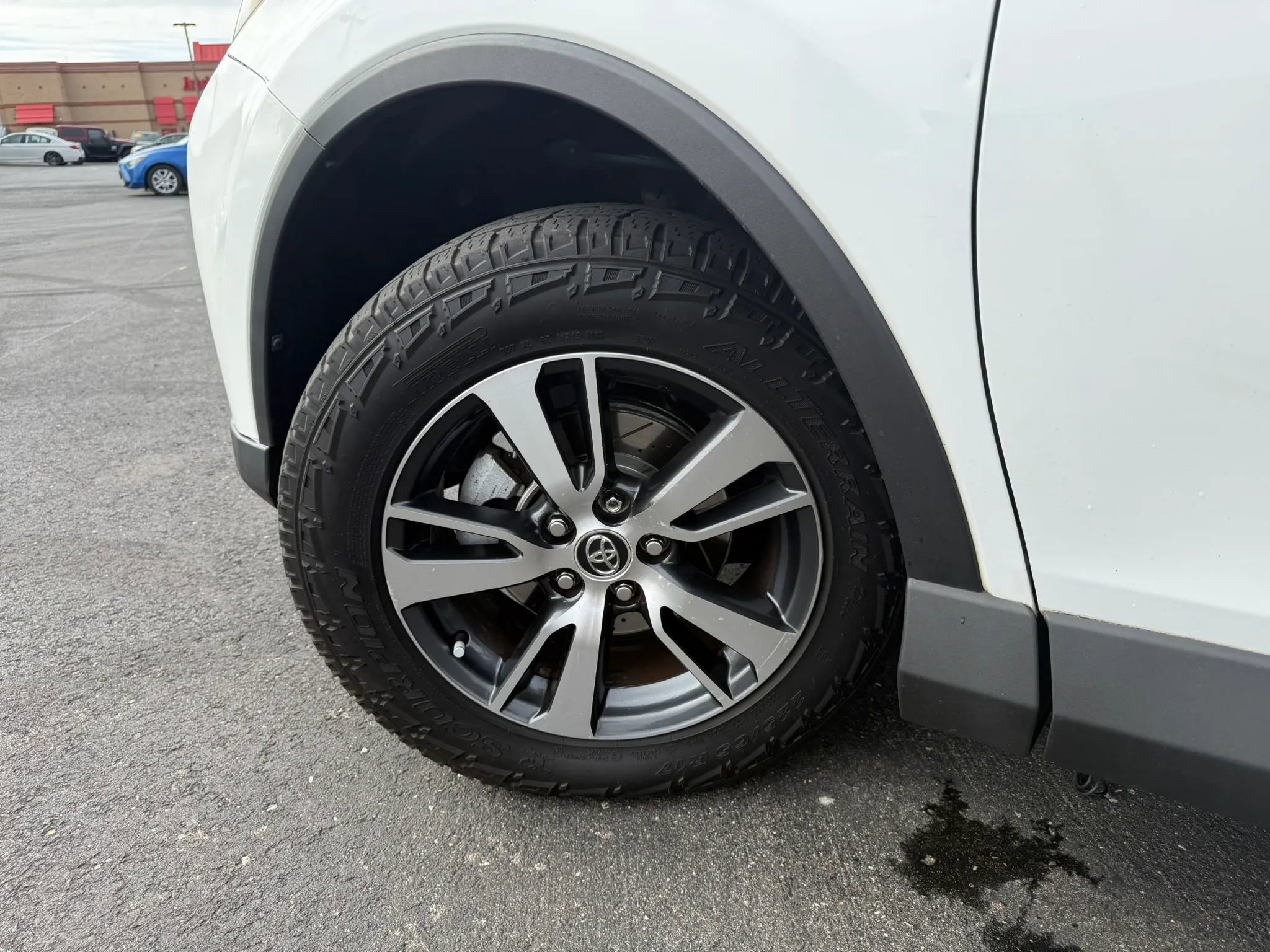 Used 2016 Toyota RAV4 XLE AWD/4WD image 39