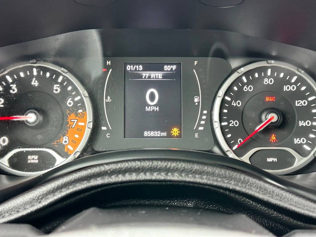 Used 2015 Jeep Renegade Latitude w/ Cold Weather Group II image 22