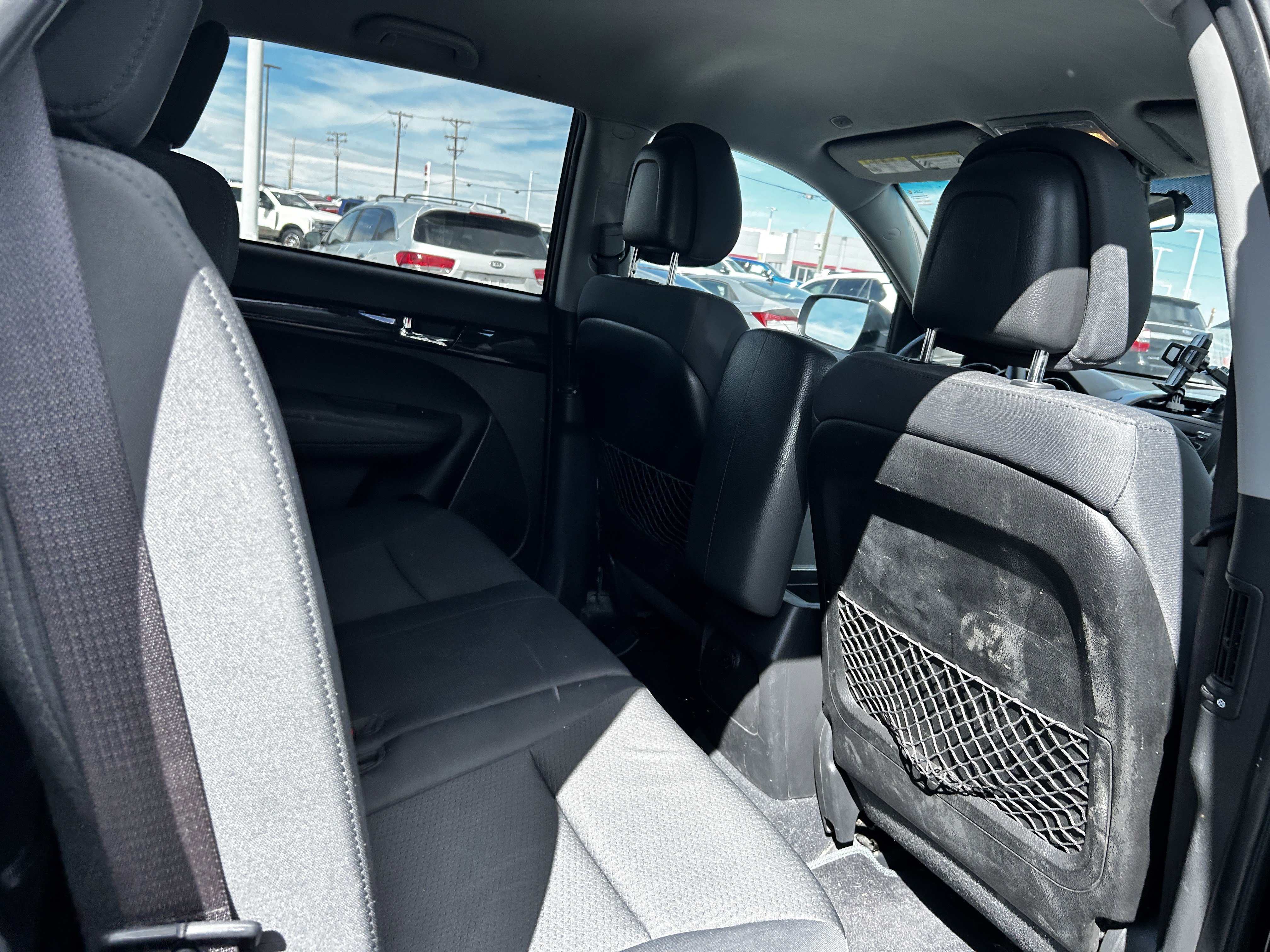 Used 2012 Kia Sorento LX w/ Third Row Pkg image 11