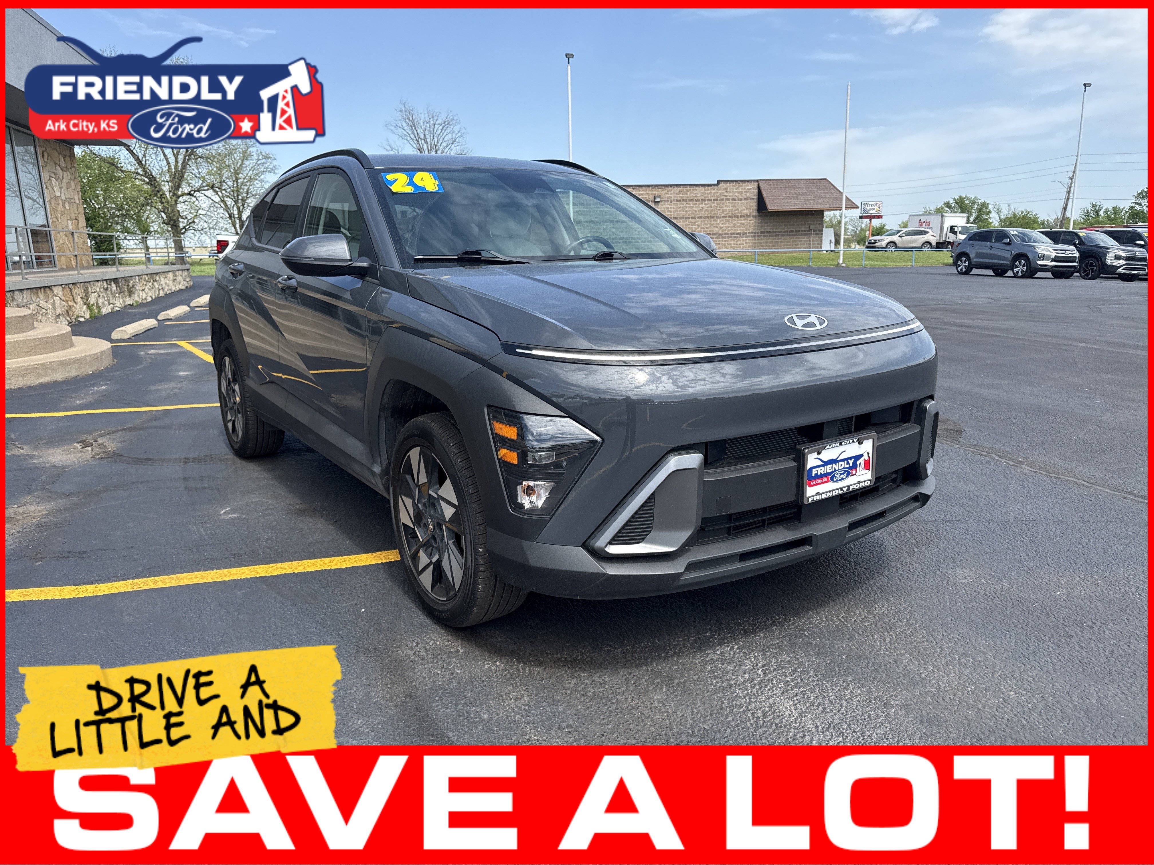 Used 2024 Hyundai Kona SEL AWD/4WD image 3