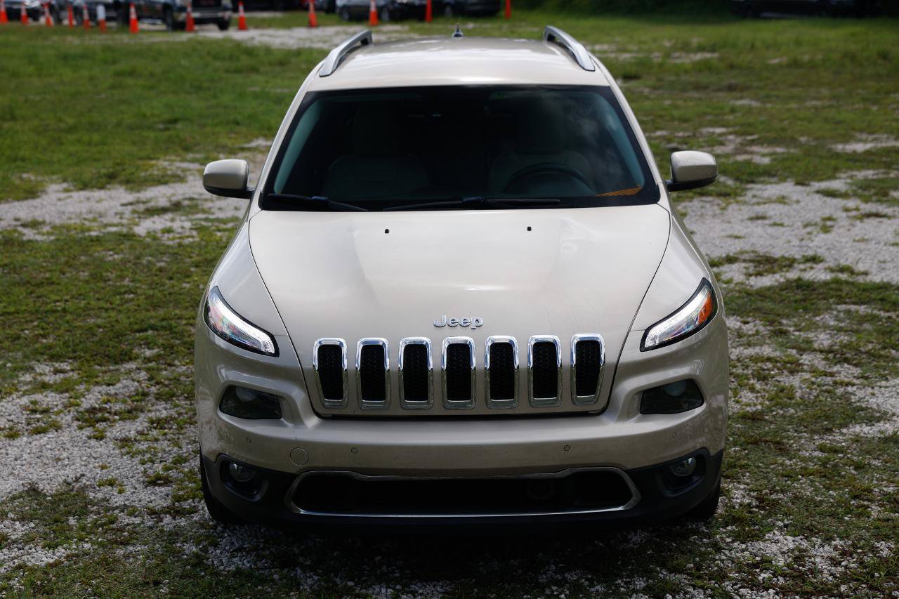 Used 2015 Jeep Cherokee Limited w/ Luxury Group FWD image 19