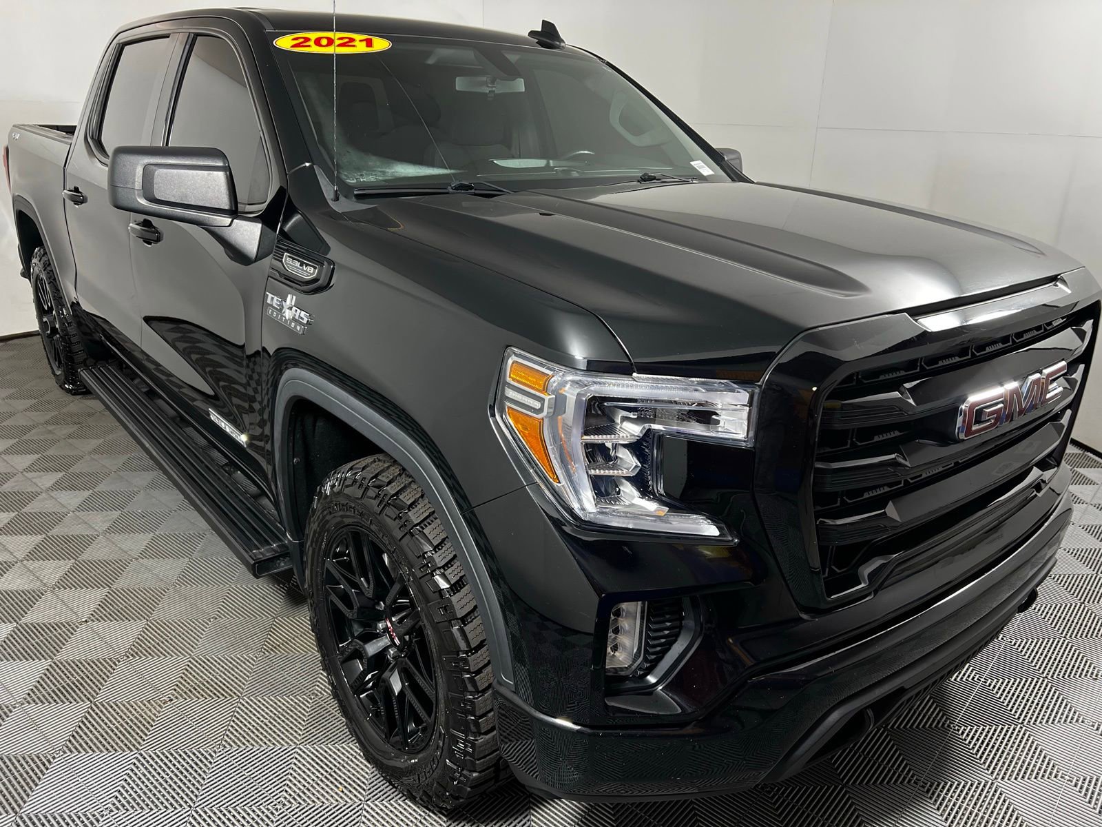 Used 2021 GMC Sierra 1500 Elevation w/ LPO, Elevation Black Package image 3