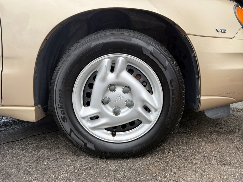 Used 2005 Pontiac Grand Am SE image 37