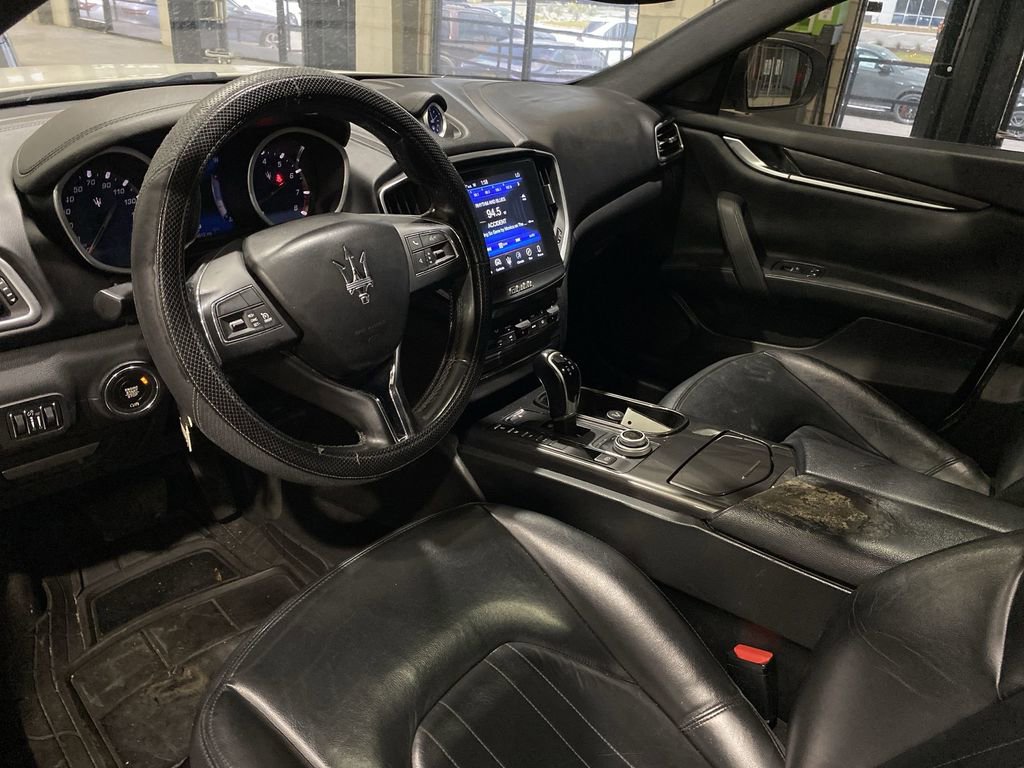 Used 2017 Maserati Ghibli S image 2