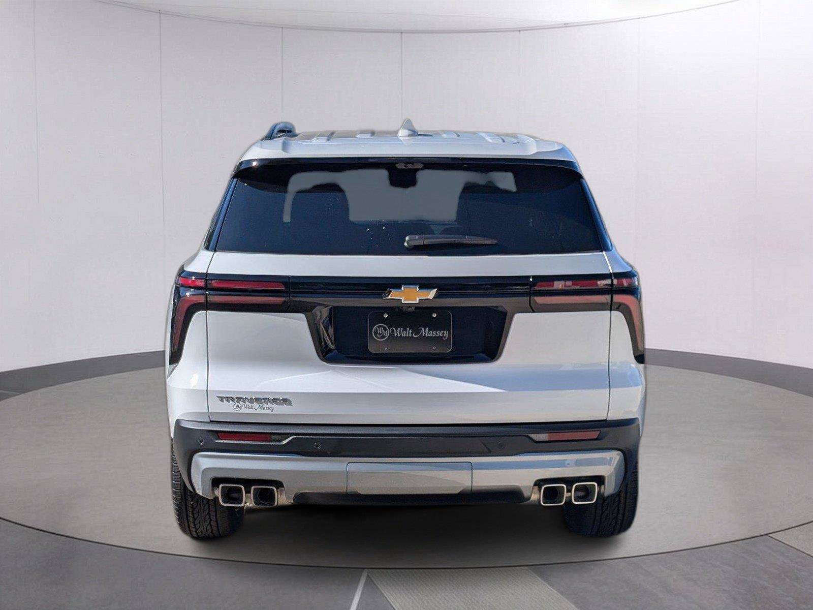 New 2027 Chevrolet Traverse LT w/ Driver Confidence Package FWD image 4