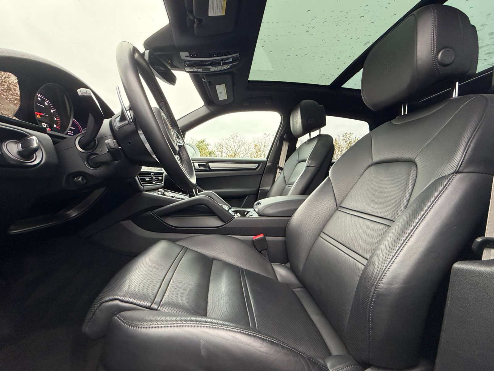 Used 2022 Porsche Cayenne Platinum Edition AWD/4WD image 5
