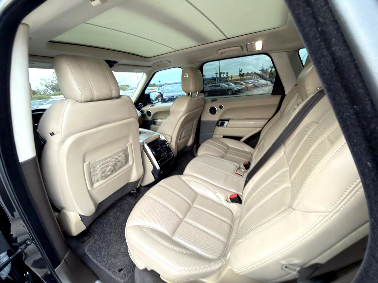 Used 2016 Land Rover Range Rover Sport HSE image 11