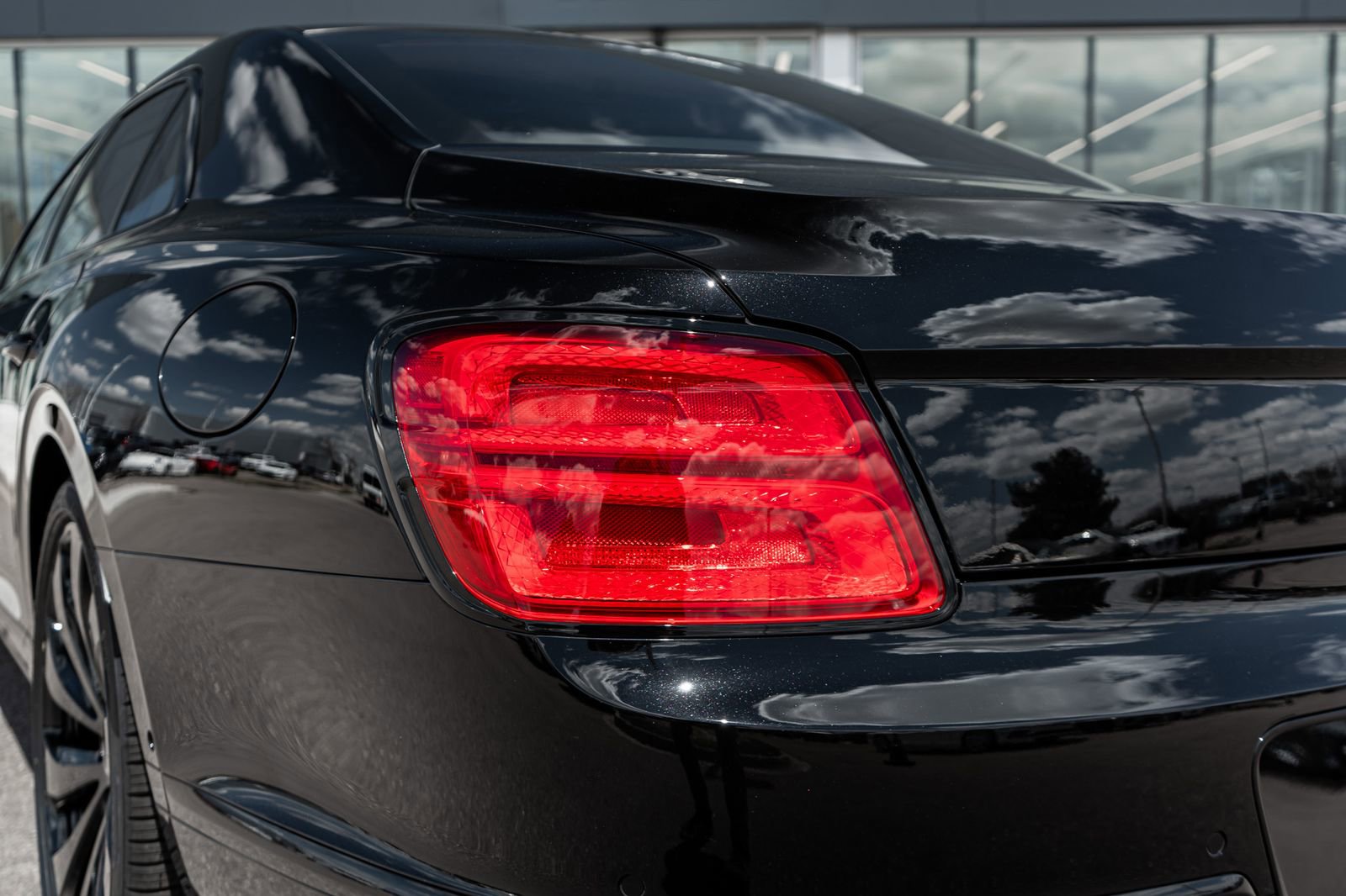 New 2026 Bentley Flying Spur Plug-In Hybrid AWD/4WD image 12