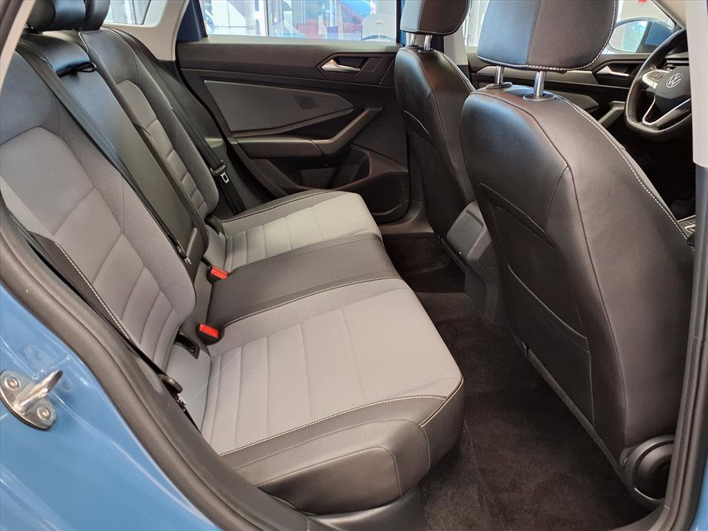 Used 2025 Volkswagen Jetta SE image 13