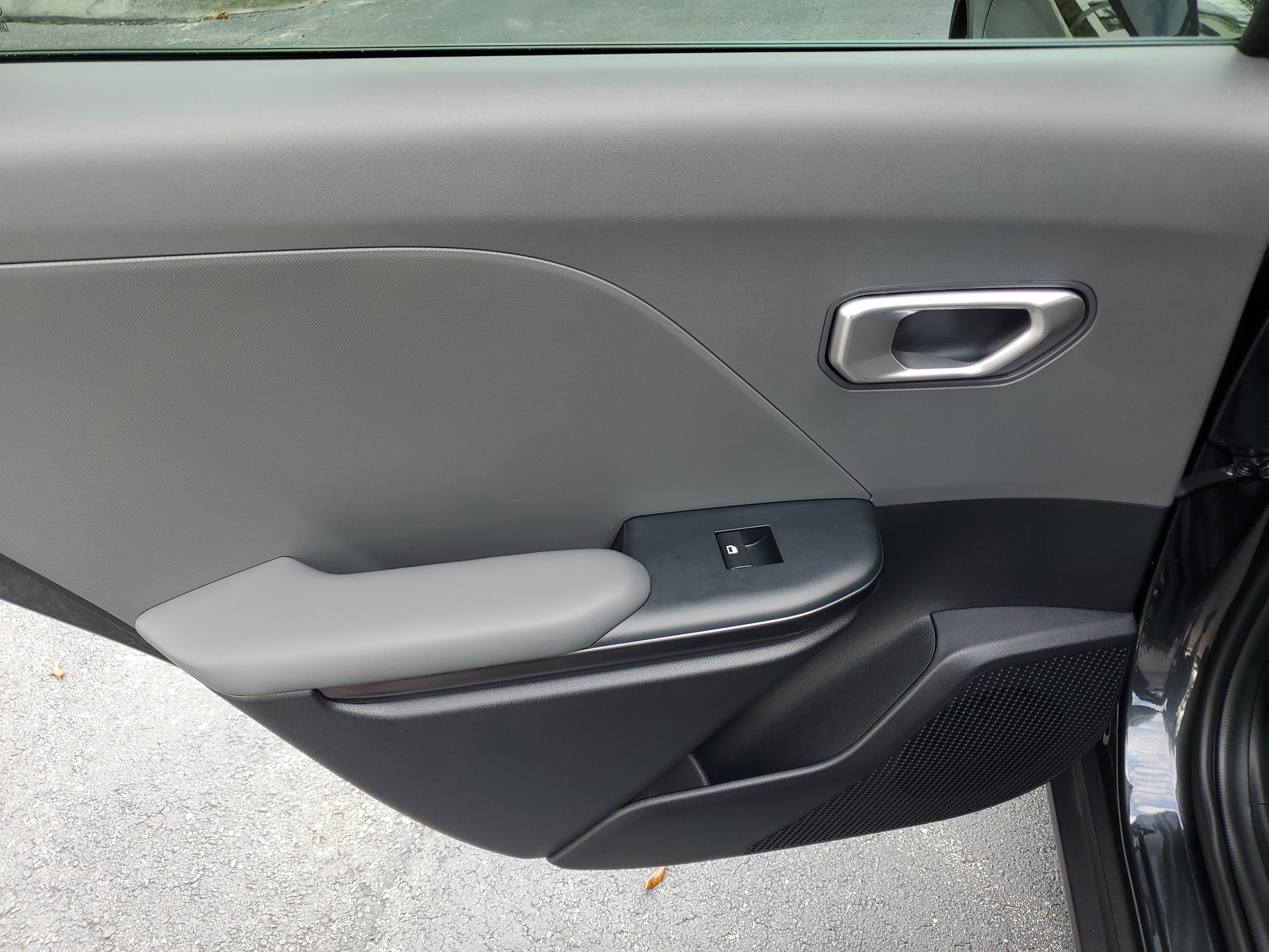 Used 2025 Kia K4 LX image 4