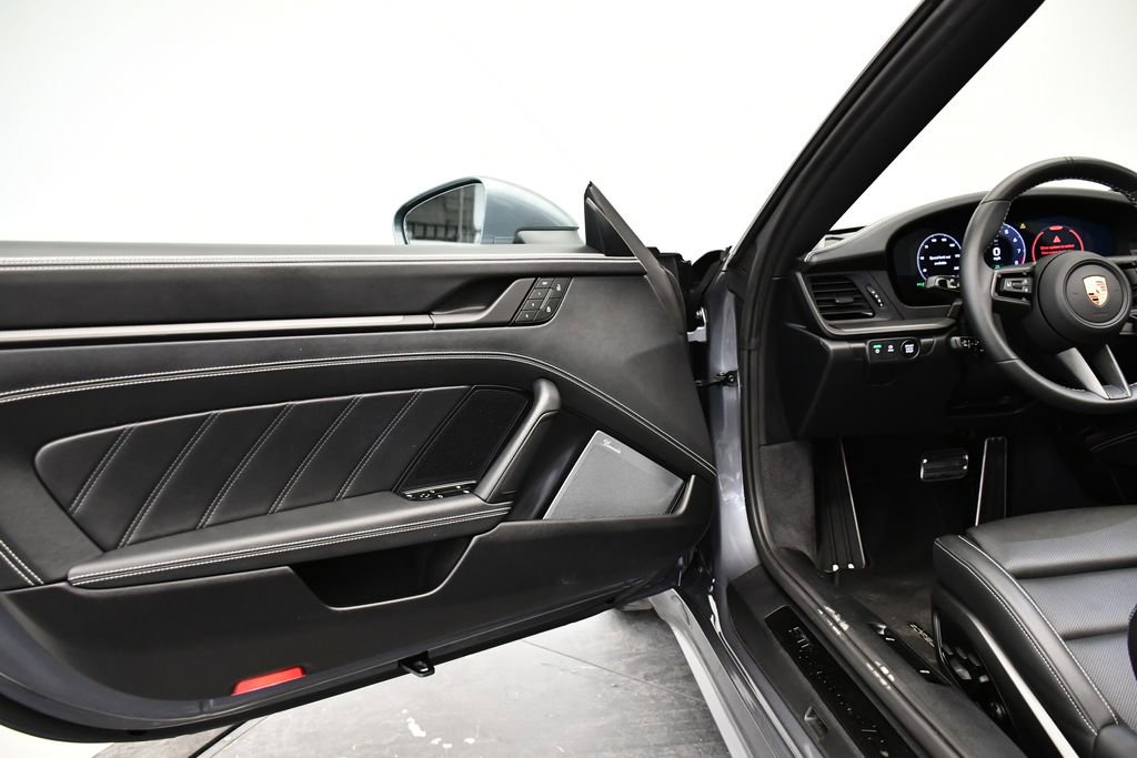 Used 2025 Porsche 911 Targa 4 GTS image 45