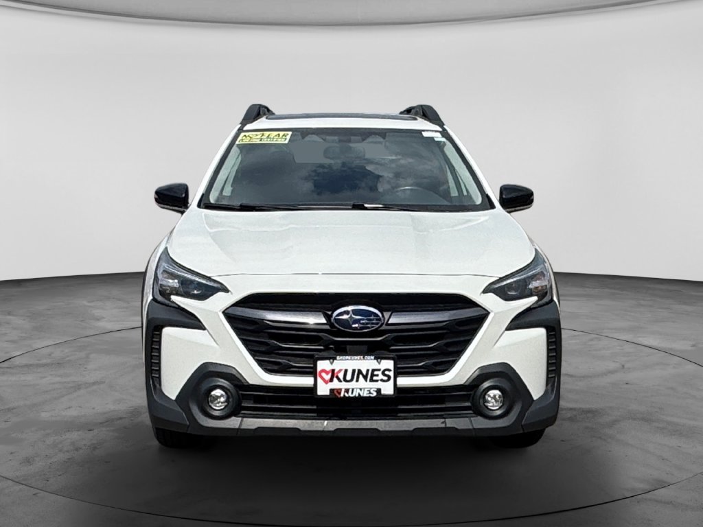 Used 2025 Subaru Outback Premium AWD/4WD image 2