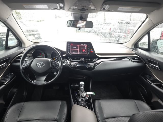 Used 2022 Toyota C-HR Limited FWD image 27